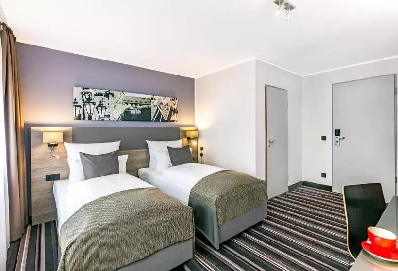اتاق راحتی سه تخته, Leonardo Hotel Nürnberg