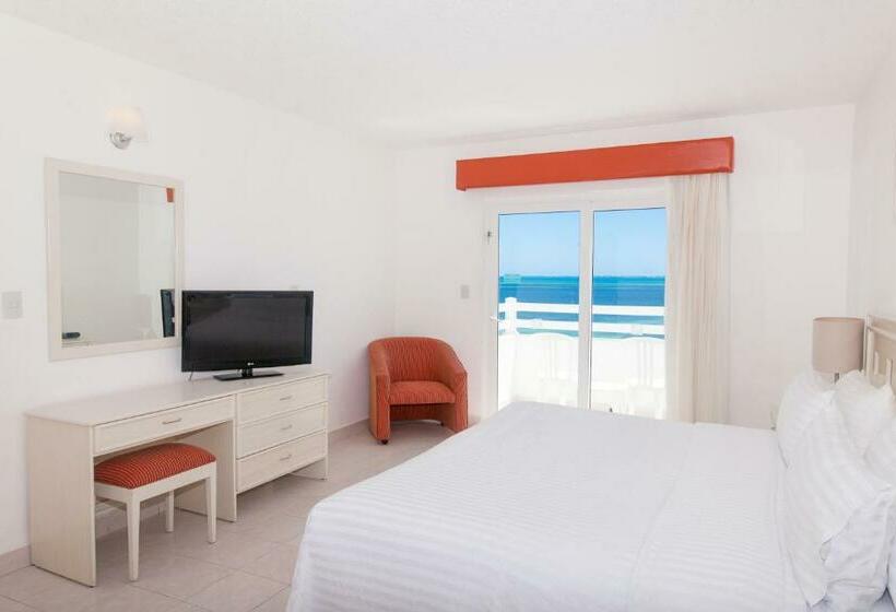 Standard Studio King Bed, Ocean View Cancun Arenas
