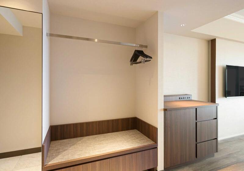 חדר סופריור לארבעה, Oriental Hotel Okinawa Resort & Spa