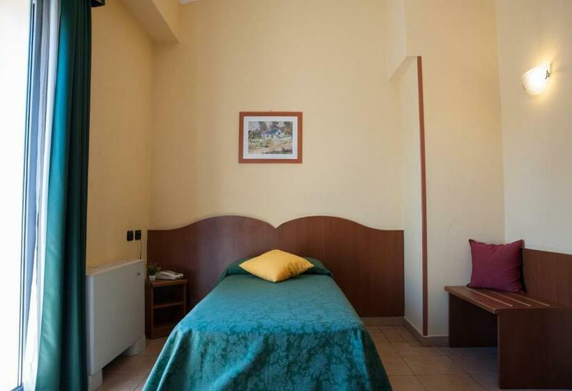 اتاق استاندارد یک نفره, The Best