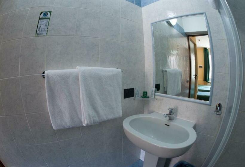 اتاق استاندارد چهار تخته, The Best