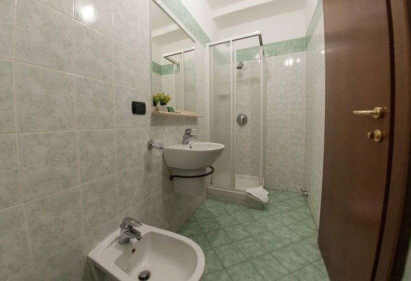 اتاق استاندارد یک نفره, The Best