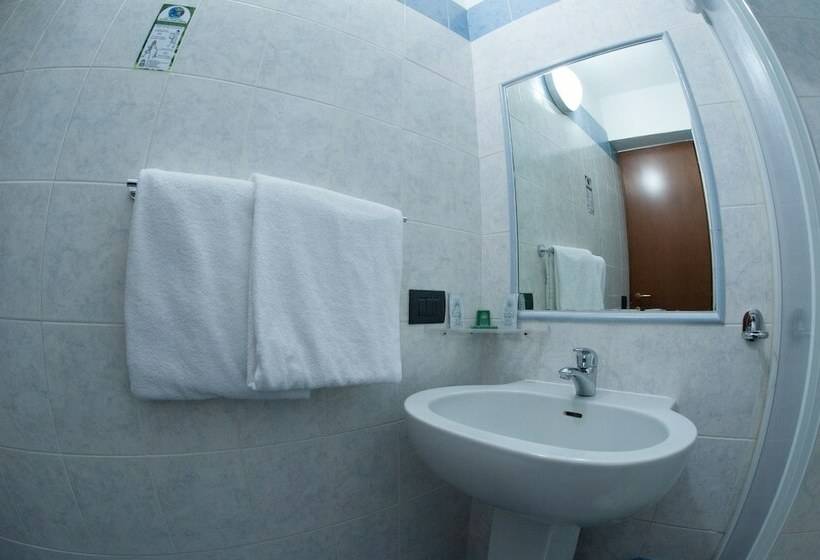 اتاق استاندارد سه نفره, The Best