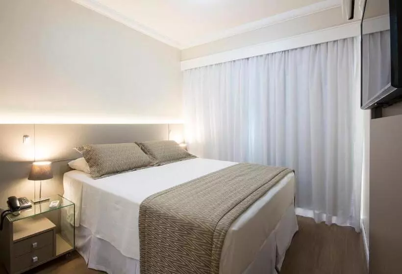 Deluxe-sviitti, Tsue The Palace Flat