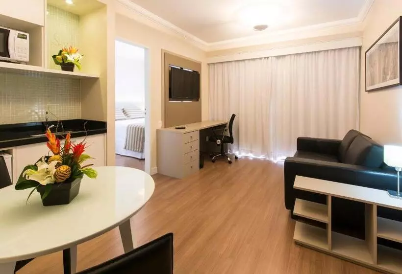 Deluxe-sviitti, Tsue The Palace Flat