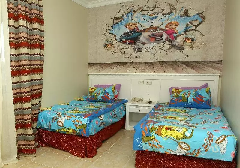 اتاق خانوادگی با چشمانداز باغ, Sunrise Royal Makadi Resort