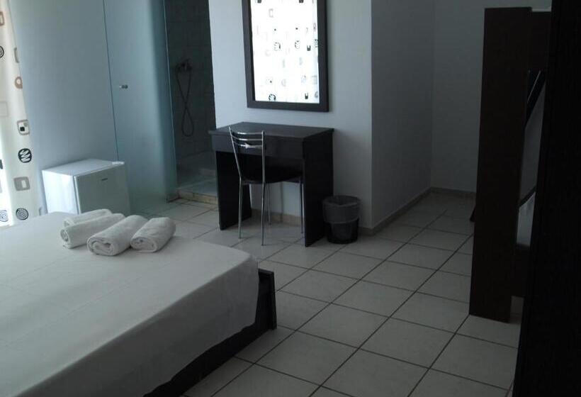 اتاق استاندارد یک نفره, Carina Hotel