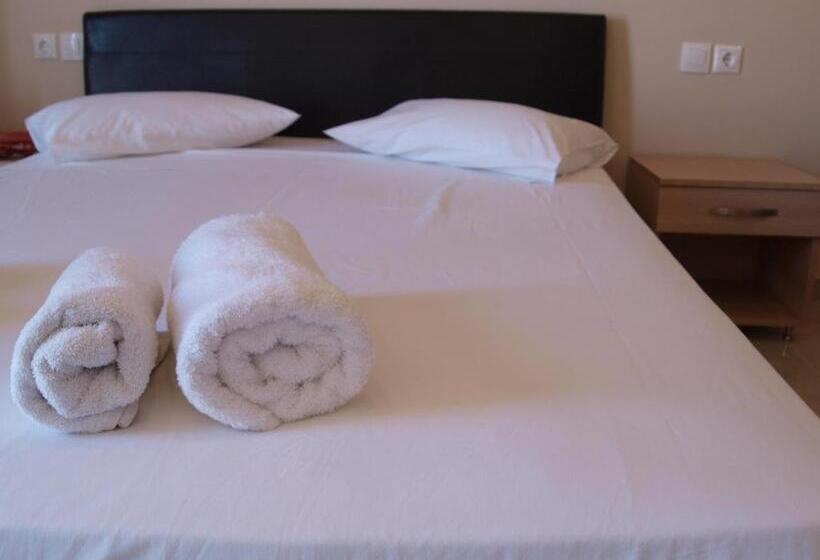 اتاق استاندارد سه نفره, Carina Hotel