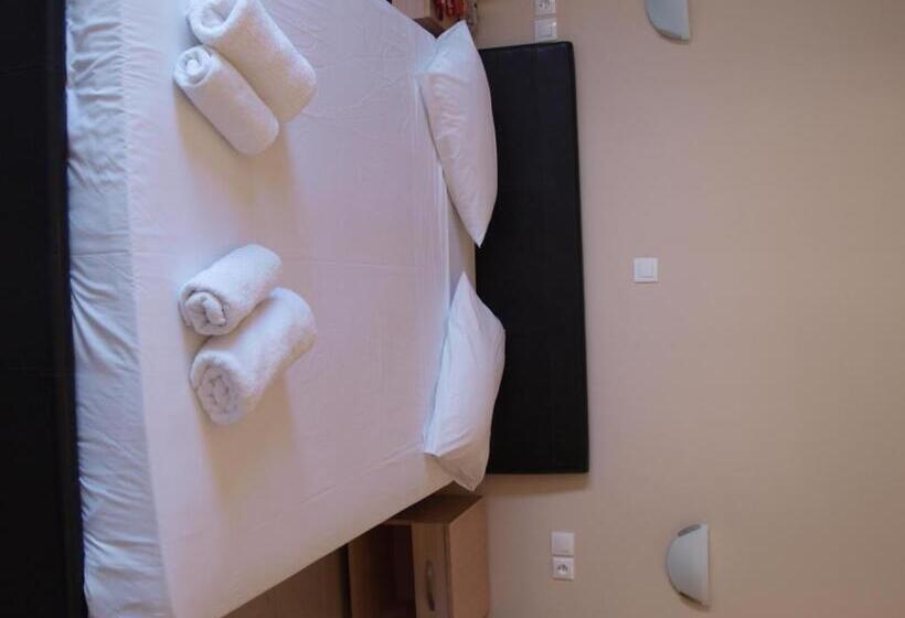 اتاق استاندارد سه نفره, Carina Hotel