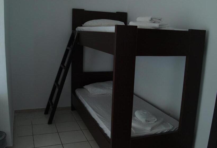 Standard Quadruple Room with Bunk Beds, Carina Hotel
