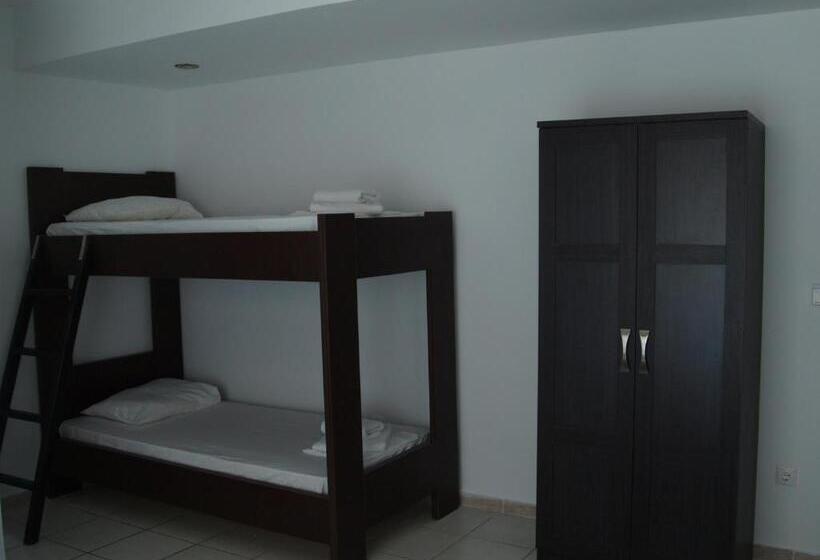 Standard Quadruple Room with Bunk Beds, Carina Hotel