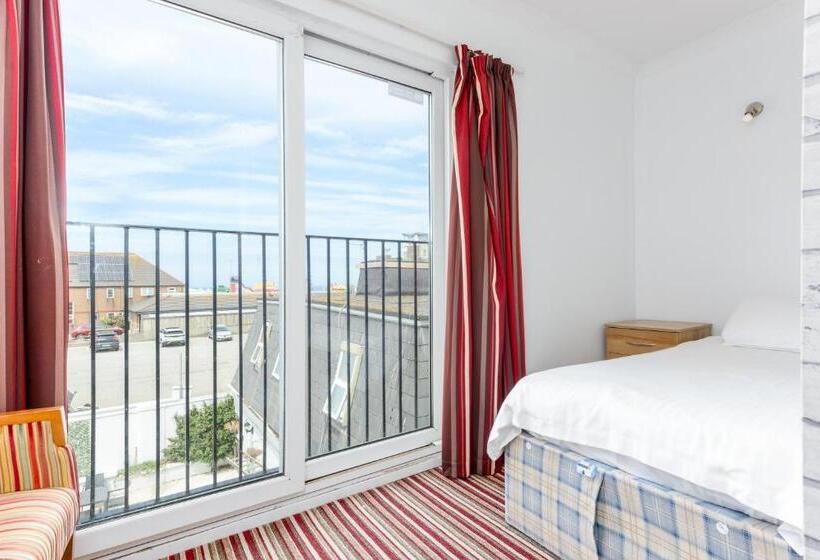 スタンダードルーム, Barrowfield