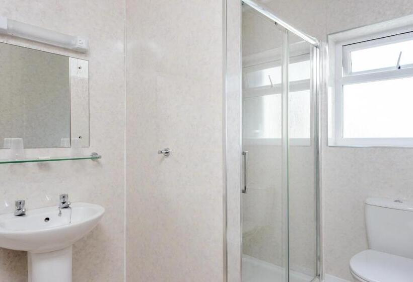 トリプルクラシックルーム, Barrowfield