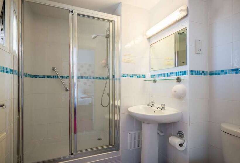 スタンダードトリプルルーム, Barrowfield