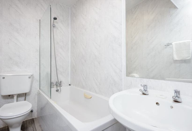 ファミリールーム, Barrowfield