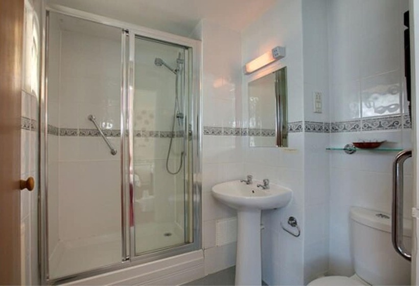 トリプルクラシックルーム, Barrowfield