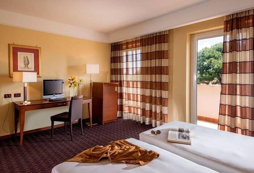 חדר סטנדרט לשלושה, Capannelle Roma