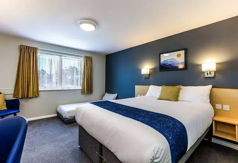 ファミリールーム, Days Inn Hotel Fleet