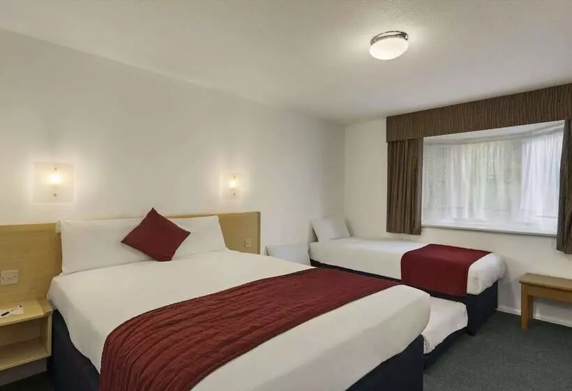 ファミリールーム, Days Inn Hotel Fleet
