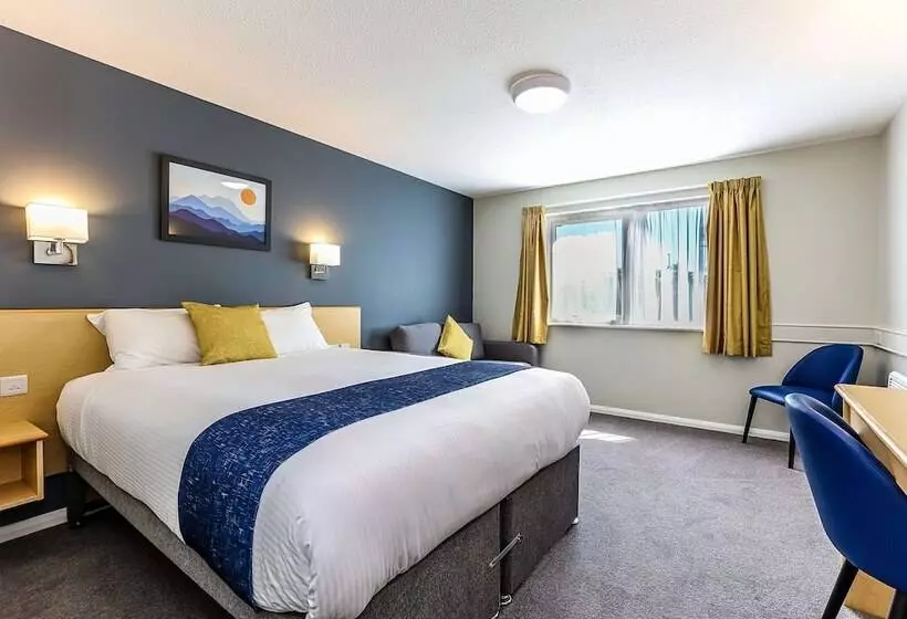 ファミリールーム, Days Inn Hotel Fleet