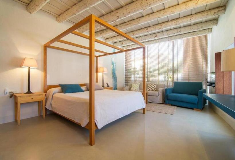 جناح جونيور, Del Teatre  Adults Only