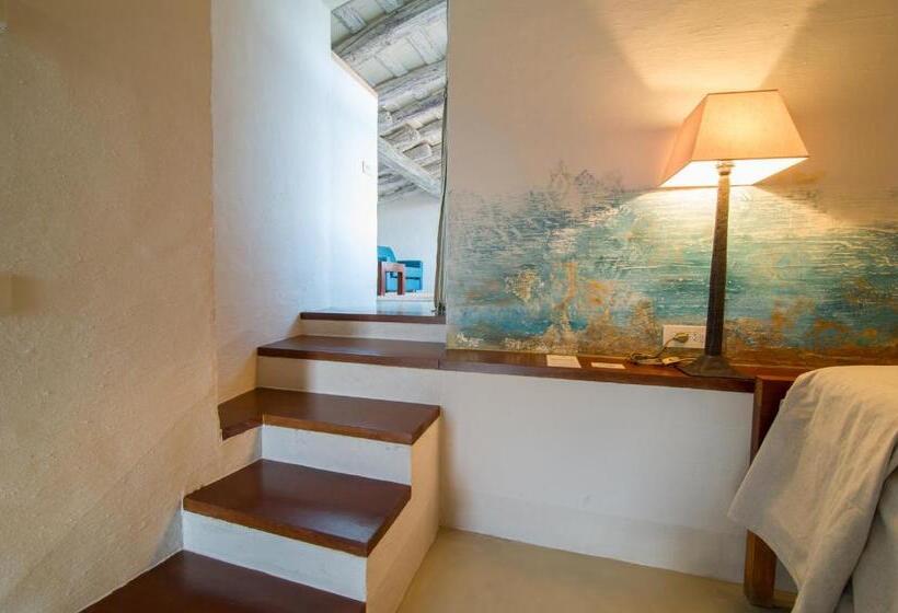 جناح سينيور, Del Teatre  Adults Only