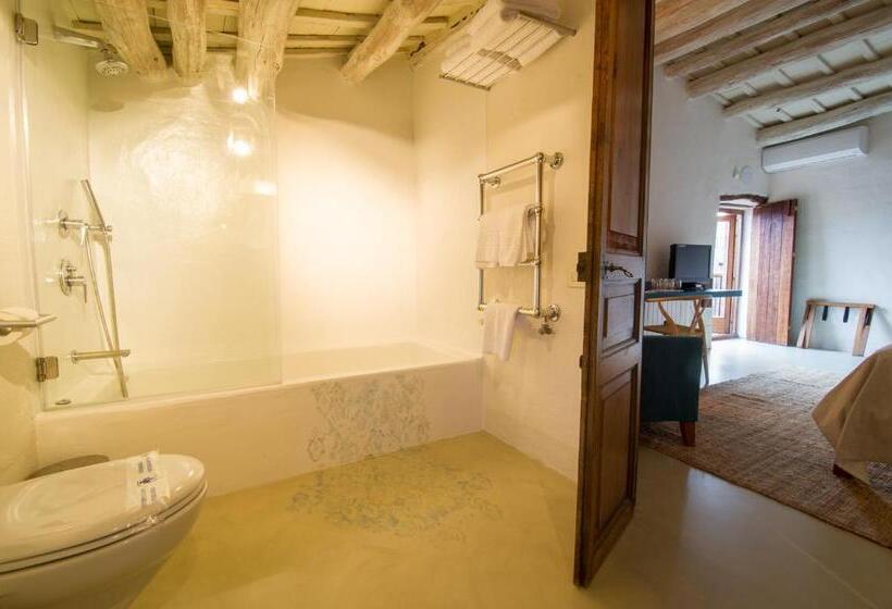 جناح سينيور, Del Teatre  Adults Only