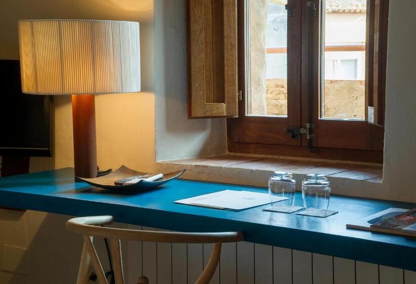 غرفة سوبيريور, Del Teatre  Adults Only