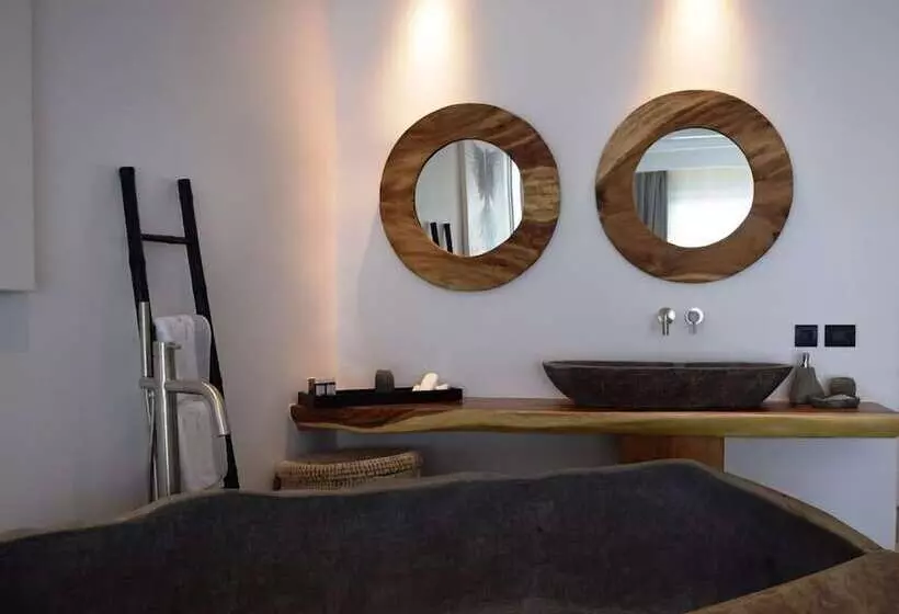 سوییت جونیور, Hermes Mykonos