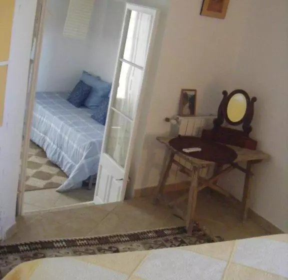 اتاق استاندارد چهار تخته, La Casa De Bovedas Charming Inn