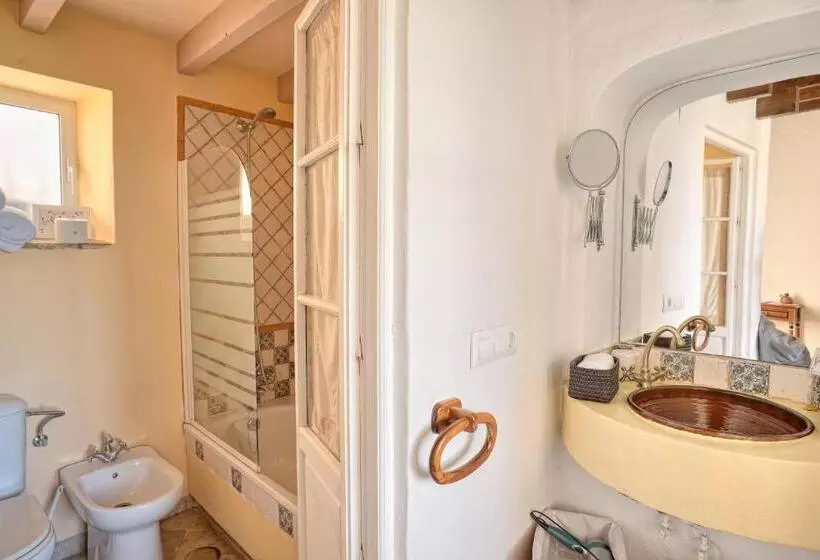 اتاق استاندارد چهار تخته, La Casa De Bovedas Charming Inn