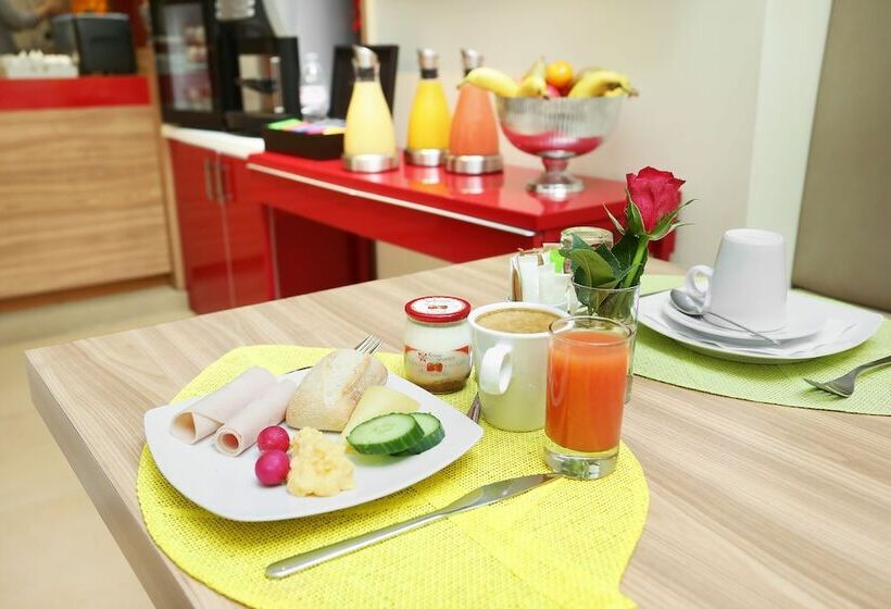 اتاق سوپریور با بالکن, Le Grand Hôtel De Normandie