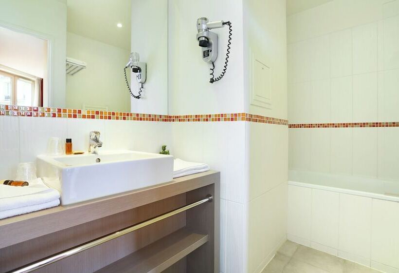 اتاق استاندارد چهار تخته, Le Grand Hôtel De Normandie