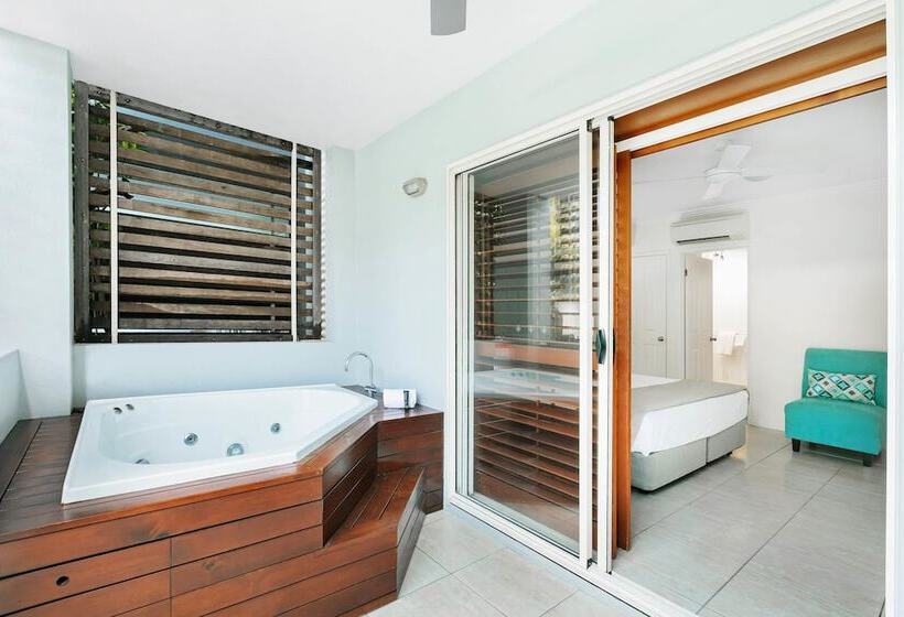 スタンダードルーム, Mantra Aqueous On Port