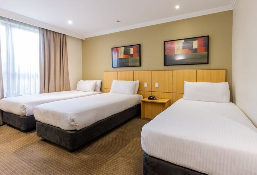 חדר סטנדרט לשלושה, Mercure Perth On Hay