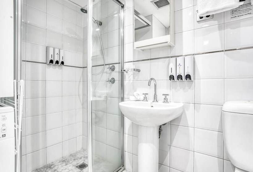 דירת חדר, Park Regis Concierge Apartments