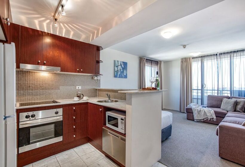 شقة غرفة واحدة, Park Regis Concierge Apartments