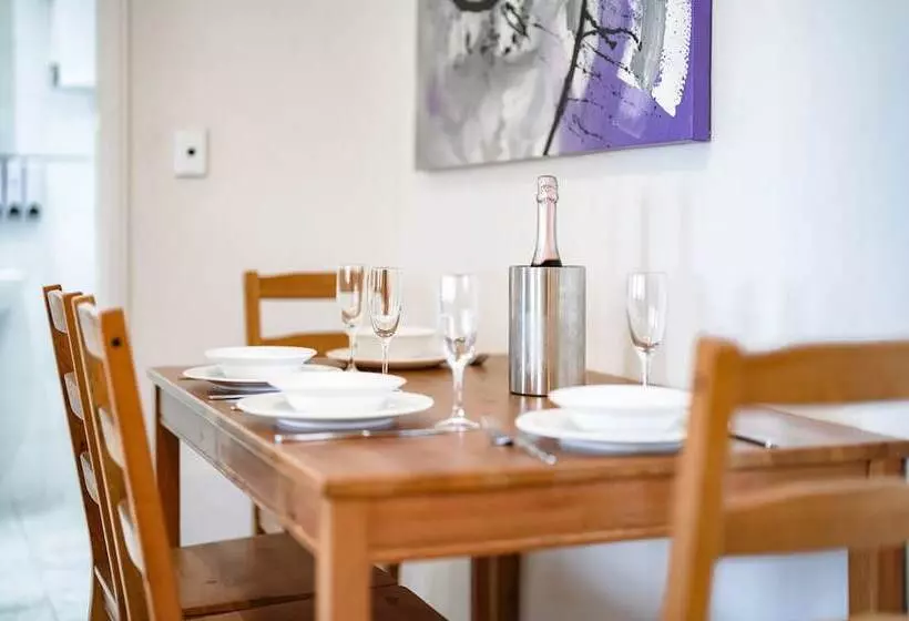 Huoneisto 1 Makuuhuone, Park Regis Concierge Apartments