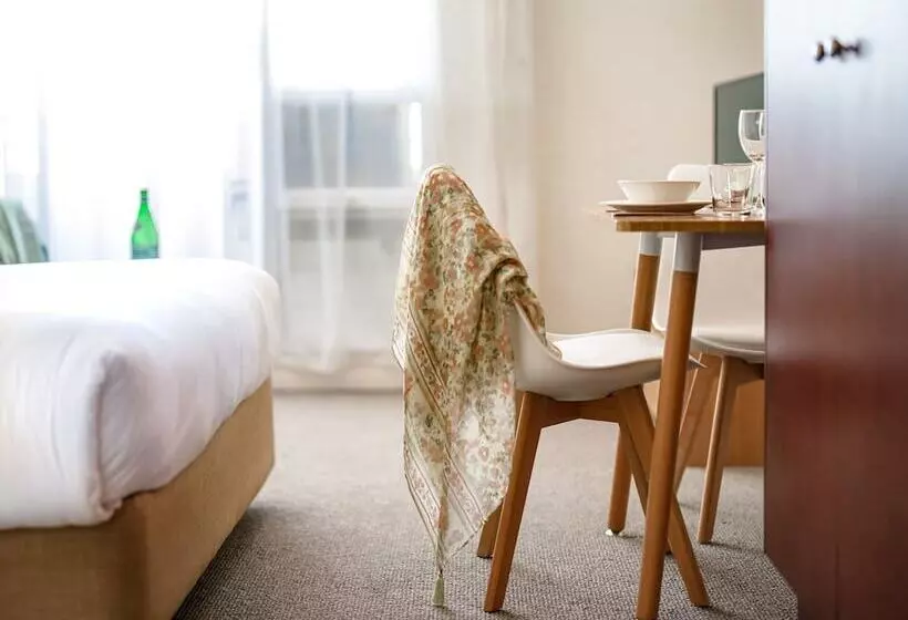 Superior-studio, Park Regis Concierge Apartments
