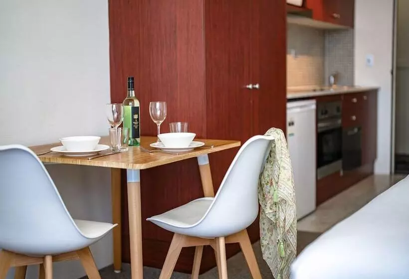 Superior-studio, Park Regis Concierge Apartments
