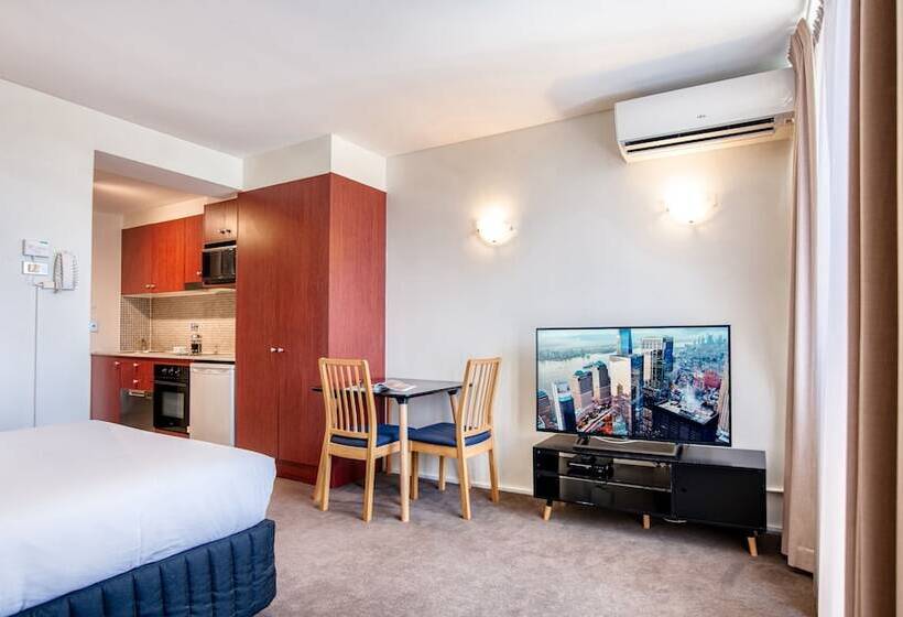 סטודיו סופריור, Park Regis Concierge Apartments