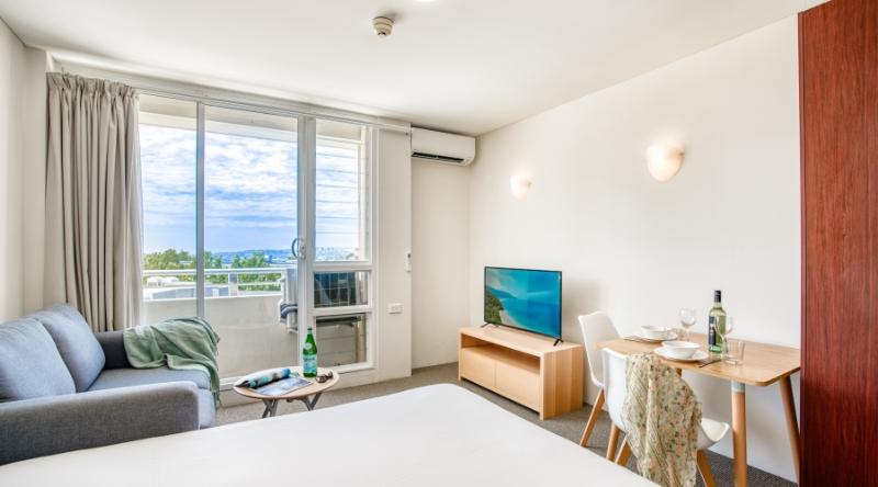 סטודיו סופריור, Park Regis Concierge Apartments