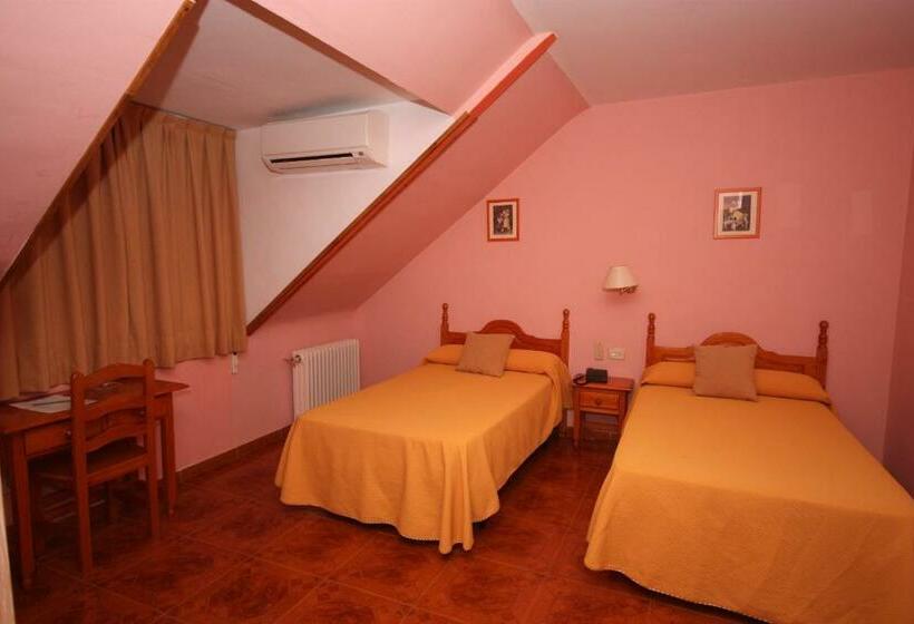 屋根裏部屋風スタンダードルーム, Rural Montana De Cazorla