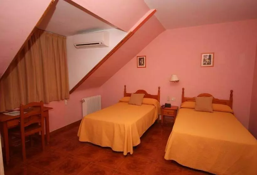 Habitaciï¿½n Estï¿½ndar Abuhardillada, Rural Montana De Cazorla