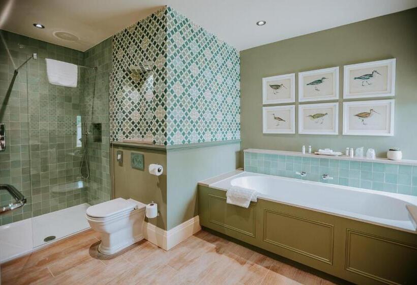 غرفة كلاسيكية, Swinton Park