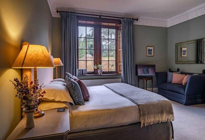 غرفة كلاسيكية, Swinton Park