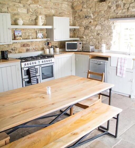 منزل 3 غرف نوم, Swinton Park