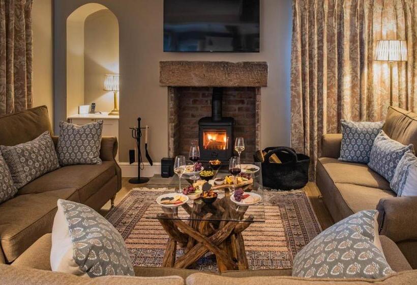 Дом 1 Спальня, Swinton Park