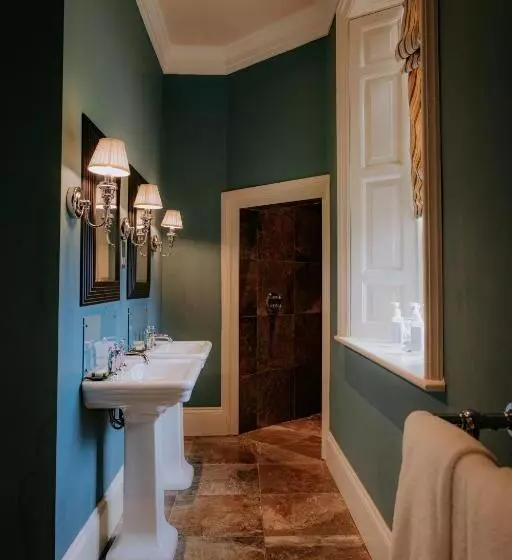 ジュニアスイート, Swinton Park