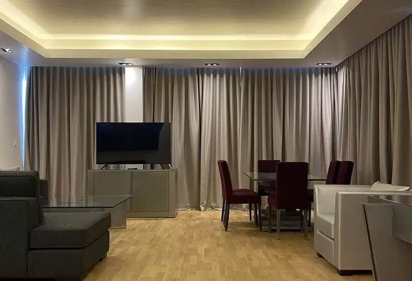 スイート, Theoxenia House